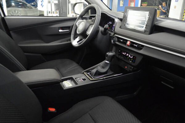 Yaris -72KM - Imagen 5