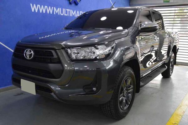 Hilux - 12800KM