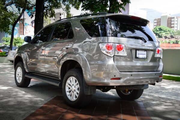 Fortuner - 70467KM - Imagen 3