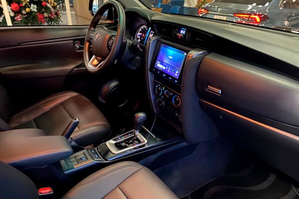 Fortuner - 3156KM - Imagen 4