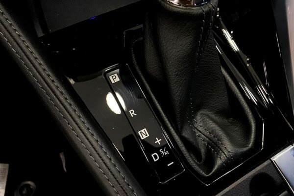 Yaris - 1401KM - Imagen 9