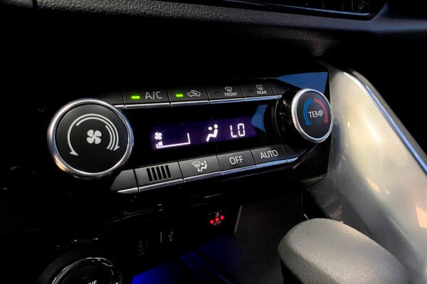 Yaris - 1401KM - Imagen 12