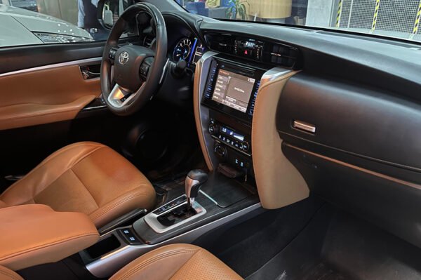 Fortuner - 75717KM - Imagen 5