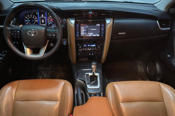 Fortuner - 75717KM - Imagen 4