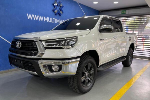 Hilux - 7834KM