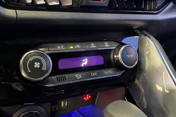 Yaris - 4574KM - Imagen 8