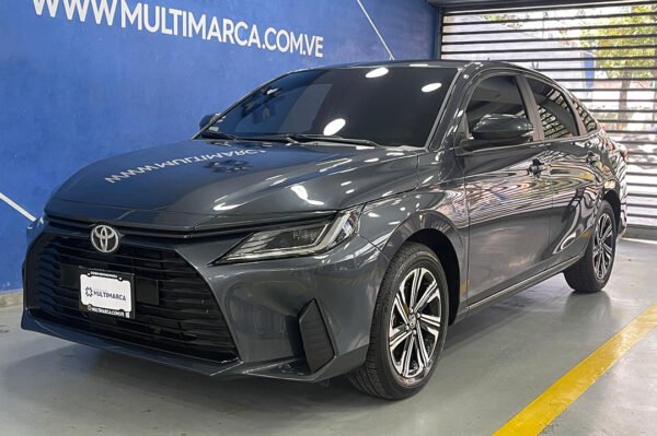 Yaris - 4243KM