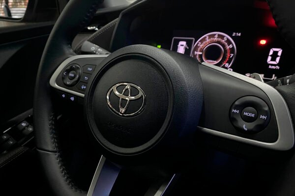 Yaris - 1007KM - Imagen 10