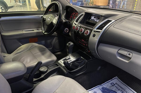 Montero - 153750KM - Imagen 5