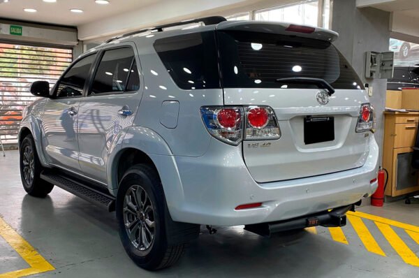 Fortuner - 5089KM - Imagen 3