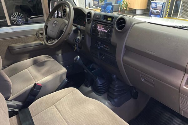 Land Cruiser - 23510KM - Imagen 5