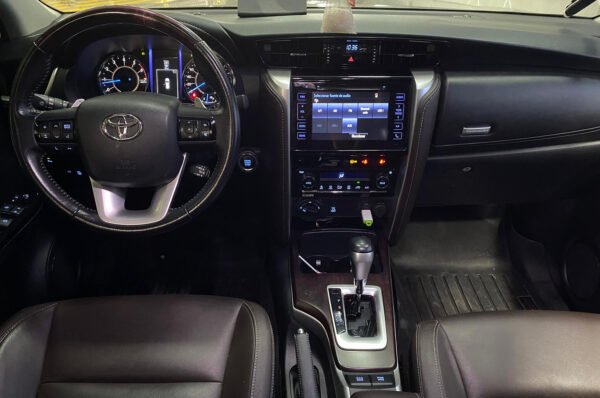 Fortuner - 32470KM - Imagen 4